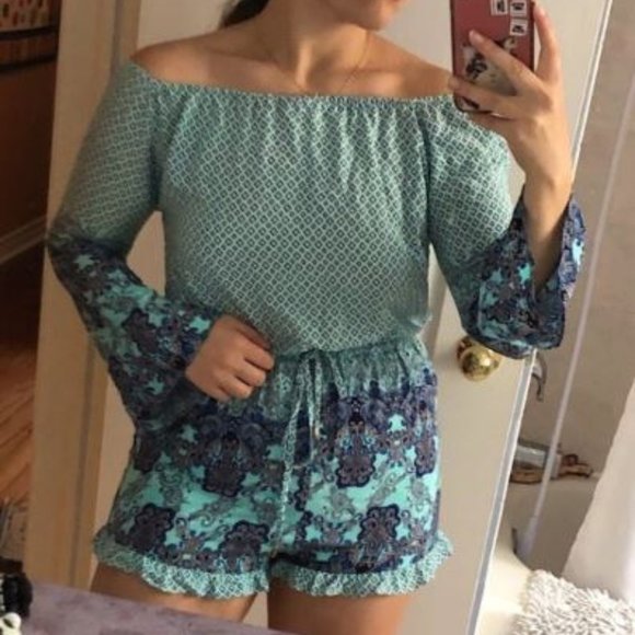 💠 Blue Patterned Romper 💠 - Picture 1 of 15